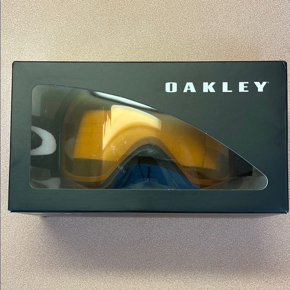 NEW - Oakley Goggles with Amber Lens